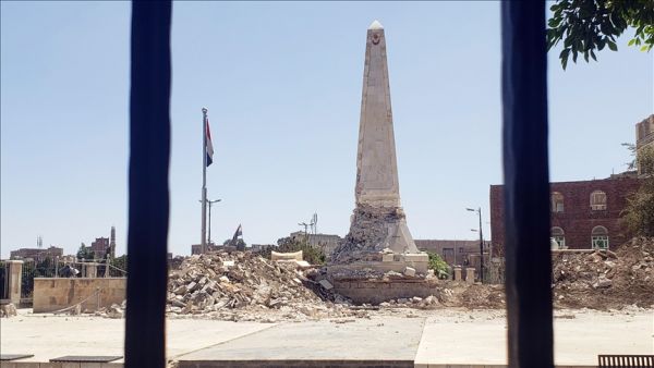 مليشيا الحوثي تهدم النصب التذكاري التركي في صنعاء