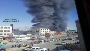 حريق ضخم يلتهم مول برافو سنتر أحد أكبر المراكز التجارية في حي شميلة بصنعاء