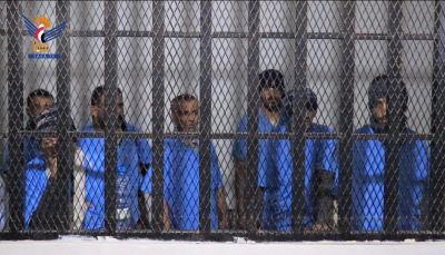 الفاجعة في صنعاء.. أمهات وآباء وإخوة وزوجات ينهارون أمام محكمة للحوثيين أصدرت أوامر قتل بحق ذويهم