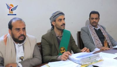 صنعاء.. مليشيات الحوثي تواصل محاكمة 13 معتقلًا بتهمة "التخابر" بعد سنوات من الاحتجاز