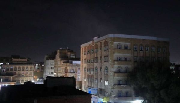 ملثمون ينتشرون في الشوارع والمدرعات تغلق منطقة "الجراف".. ماذا يحدث في صنعاء؟