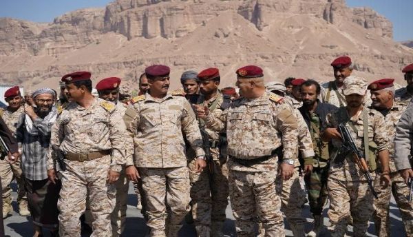 وزارة الدفاع: قيادة "العسكرية الأولى" ودرع الوطن تتفقد المواقع الأمامية وتؤكد تأمين مسرح عملياتها