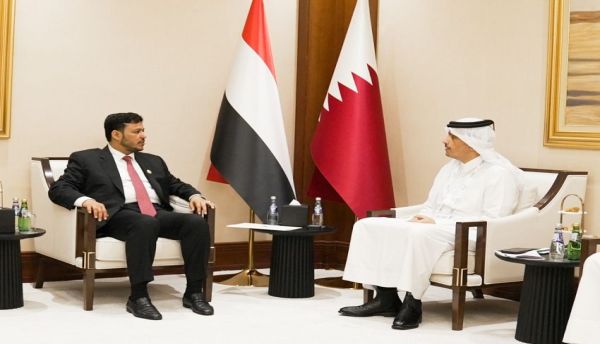الدكتور عبدالله العليمي يبحث مع رئيس وزراء قطر المستجدات في اليمن