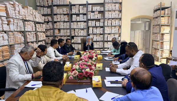 وزيرة الشؤون القانونية تبحث في عدن تطوير الإدارات القانونية