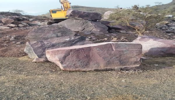 مليشيات الحوثي تضع رجل أعمال تحت الإقامة الجبرية وتقايضه بالتنازل عن 70% من مشروعه