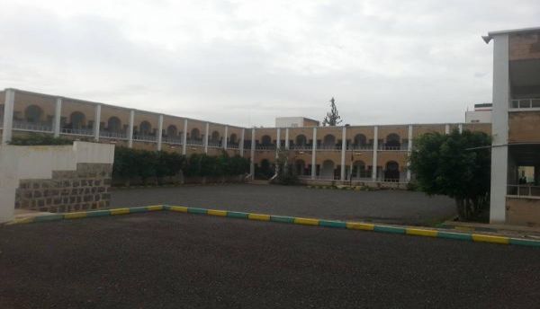 مليشيا الحوثي تغيّر اسم مدرسة آزال بصنعاء وتثير موجة غضب طلابي