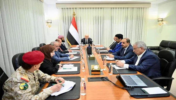 مجلس الدفاع الوطني يجدد التأكيد أن إنهاء الانقلاب يمثل السبيل الوحيد لإعادة اليمن إلى مساره الطبيعي وتمكين مؤسسات الدولة