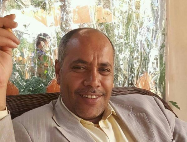 اطلاق سراح الصحفي "الخوداني" وعليه آثار تعذيب