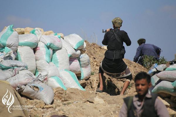تقدم جديد لقوات الجيش في تعز وقتلى وجرحى من الحوثيين بينهم قيادي بارز
