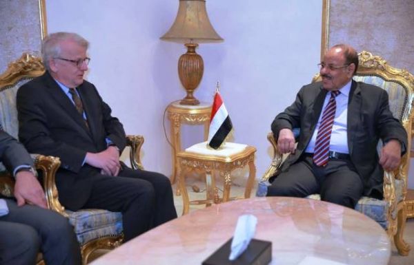 الفريق علي محسن: الحوثيون نقضوا كل الاتفاقيات التي وقعوها وتمردوا عليها