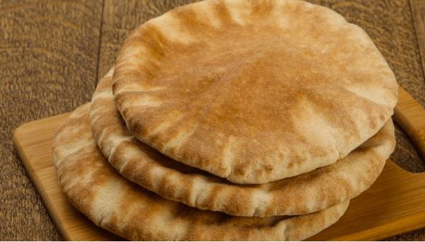 تزن 70 جراما.. الحوثيون يحددون سعر  رغيف الخبر بعشرين ريالا بصنعاء