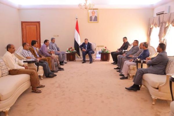 توجيهات حكومية بصرف مرتبات الموظفين النازحين بشكل منتظم
