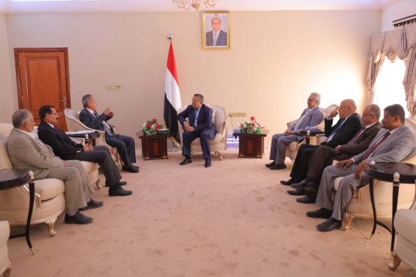 "بن دغر" يوجّه بسرعة صرف مرتبات القضاة في المناطق المحررة