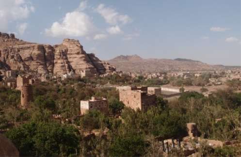 مليشيا الحوثي تحرم أهالي صنعاء من مواد الإغاثة وتكدسها في بيوت قادتها