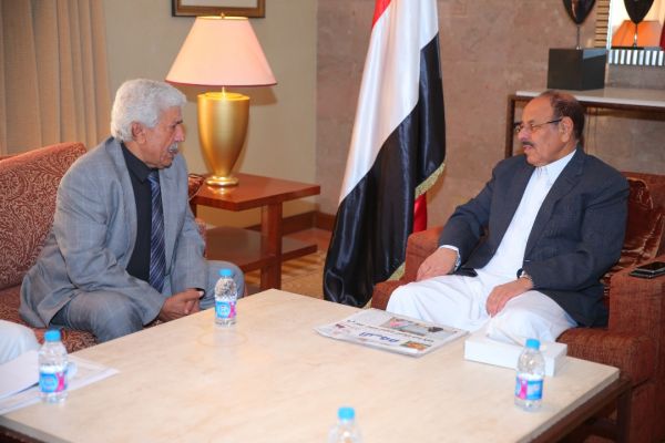نائب الرئيس يؤكد على ضرورة الاهتمام بجرحى الجيش الوطني