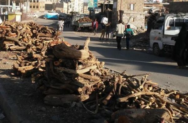 صنعاء.. إنفلات أمني وأزمة الغاز تضاعف معاناة السكان للشهر الثاني