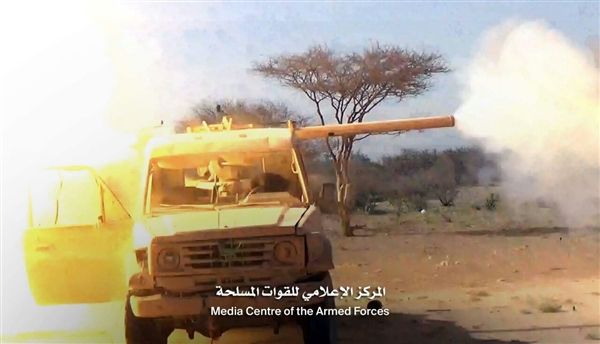 الجوف: مقتل 20 حوثياً ومدفعية الجيش تدك مواقع المليشيات في "جبهة حام"