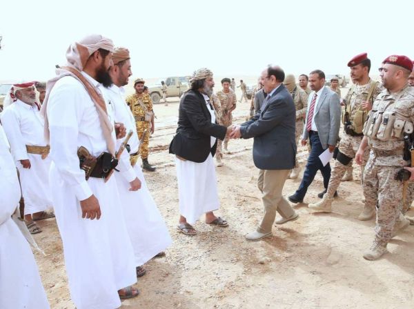 الفريق الأحمر يدشن مشاريع تنموية في الجوف وبن دغر يدعو للإستثمار في المحافظات المحررة