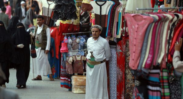 ارتفاع جنوني في أسعار ملابس العيد بصنعاء والتجار يكشفون الأسباب (تقرير خاص)