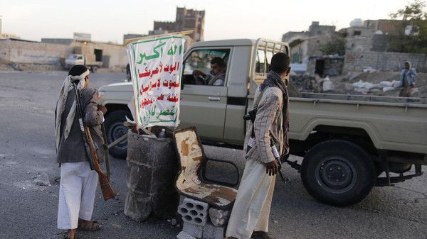 المليشيات تلزم موظفين ومدراء مكاتب في صنعاء بزيارة جبهاتها خلال العيد