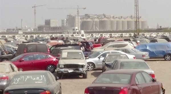جماعة الحوثي تستبق هزيمتها بنهب ممتلكات التجار في ميناء الحديدة