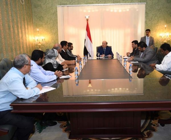 الرئيس هادي  يوجه جهاز الرقابة والمحاسبة بفضح شبكات نهب المال العام