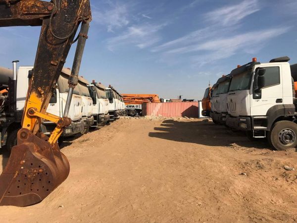 مليشيات الحوثي تنهب سيارات ومعدات ثقيلة تابعة لأشغال أمانة العاصمة