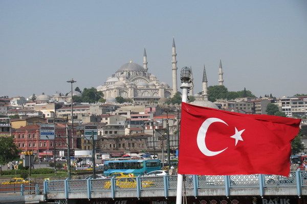 تركيا تمدد إقامة اليمنيين على أراضيها