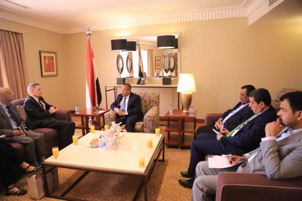 بن دغر: مليشيات الحوثي تضغط على المنظمات بصنعاء لنقل معلومات مضللة