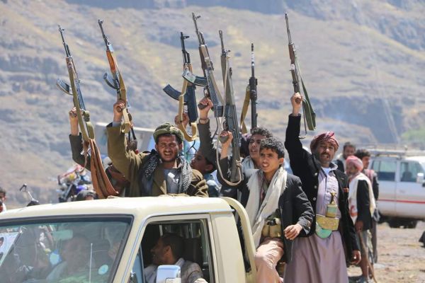 الحوثيون معضلة السلام في اليمن.. ونشطاء: لا إنهاء للانقلاب إلا بالحسم العسكري 