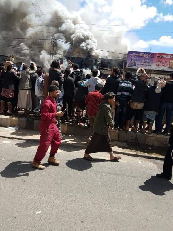انفجار اسطوانات غاز واندلاع حريق هائل شمال "صنعاء" (صورة)