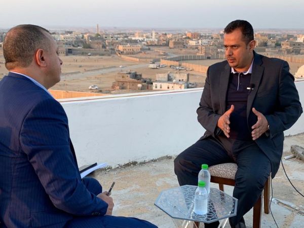 رئيس الوزراء: الانقلابيون تسببوا بانهيار النظام المالي والاقتصادي للدولة وإصلاحه أولوية