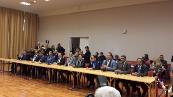 أزمة ثقة وخلافات حادة بين ممثلي الحوثيين في مفاوضات السويد