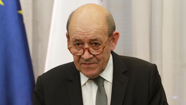 وزير خارجية فرنسا يطالب "ترامب" بعدم التدخل في سياسة بلاده