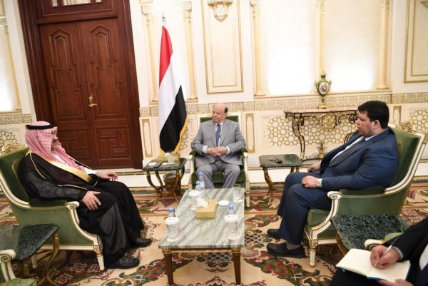 الرئيس يثمن الدعم السعودي المستمر لليمن في مختلف المواقف