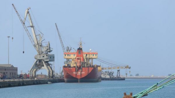 المليشيات الحوثية تبدأ اليوم بالانسحاب من موانئ الحديدة بإشراف أممي
