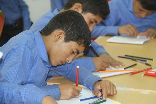 الرصابي.. طفل يحكي قصة تجنيده من قبل الحوثيين وكيف قٌتل عمه أمام عينيه؟