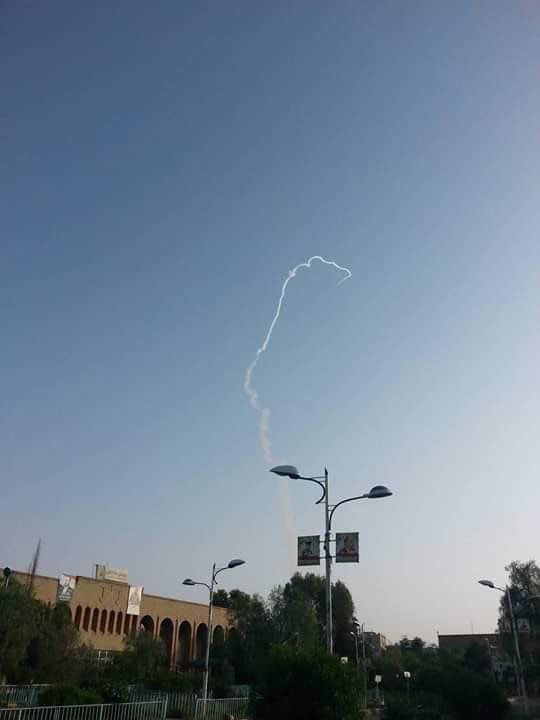 سقط في حي مكتظ بالسكان.. فشل حوثي في إطلاق باليستي بصنعاء "صورة"