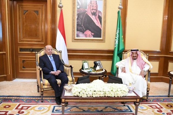 قمة يمنية سعودية بمكة لمناقشة التطورات في العاصمة المؤقتة عدن