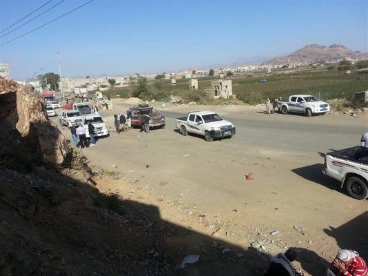 "احتجاز ودورات طائفية قسرية".. تعسفات نقاط التفتيش الحوثية متواصلة بحق المسافرين