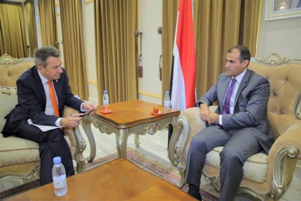 الحكومة تبدي حرصها على تنفيذ تبادل الأسرى بناءً على اتفاق السويد