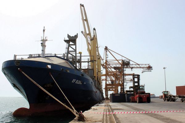 خلال ثلاثة أشهر.. اكثر من 29 مليار ريال إجمالي إيرادات الموانئ اليمنية من شحنات الوقود