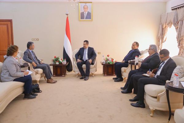 رئيس الوزراء: خروقات مليشيات الحوثي وتعنتها المستمر تهدد مسار السلام