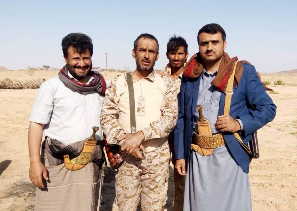 أثناء زيارته لجبهات نهم.. وكيل أمانة العاصمة يبحث مع قائد العمليات المشتركة ألية رفد الجبهات
