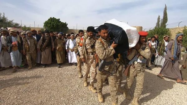 تشييع مهيب لنجل محافظ الجوف ووالده: الجوف عصية وماضون في المعركة الوطنية