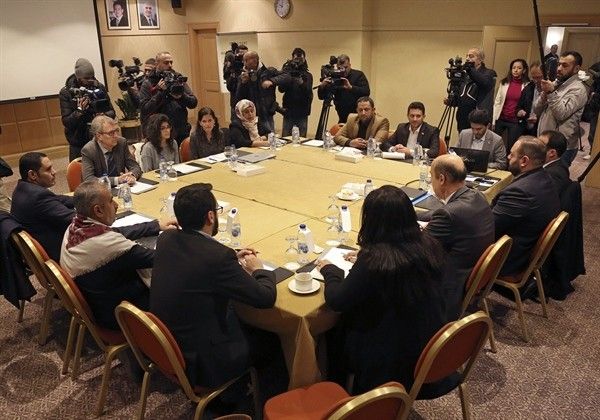 الحوثي يعرقل صفقة تبادل الأسرى.. كشوفات وهمية واشتراطات جديدة