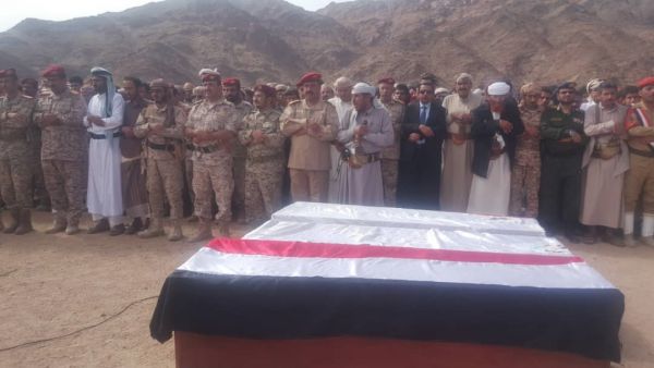 بموكب جنائزي مهيب.. تشييع جثمان قائد اللواء 153 مشاه العميد محمد العقيلي