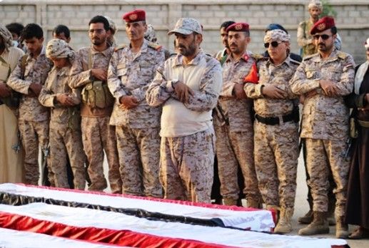 خلال تشييع الشهداء.. الفريق بن عزيز: موعدنا صنعاء والنصر قريب