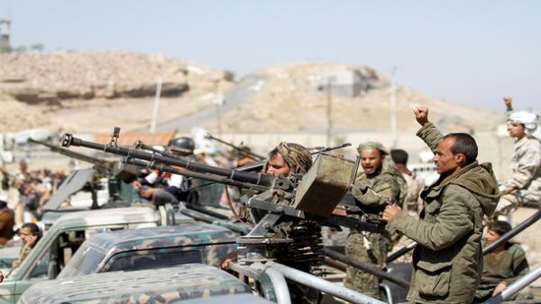 لتعزيز خسارتها البشرية.. (الحوثية) تحشد قسرياً وبمكبرات الصوت في عدد من المحافظات الخاضعة لها