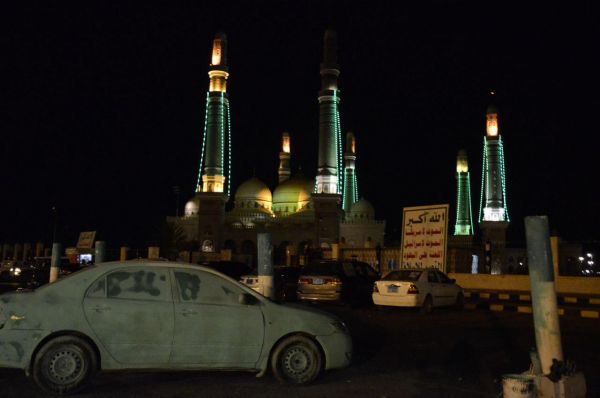 بحجة الاحتفال بالمولد النبوي.. حملة جبايات حوثية جديدة تطال الشركات والقطاع الخاص بصنعاء